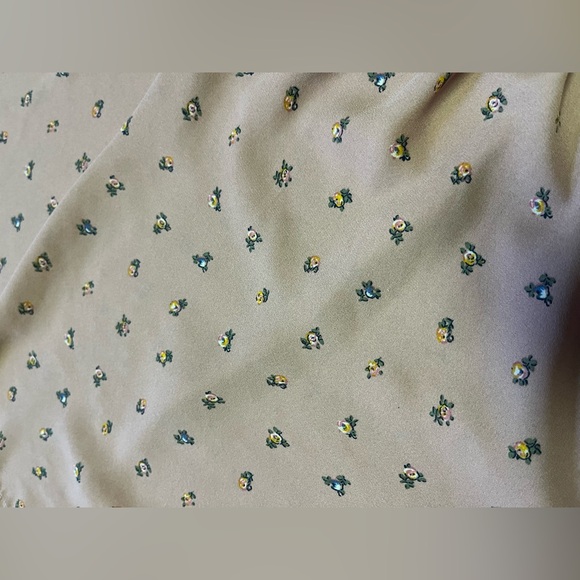 Gap size small blouse - Picture 2 of 5